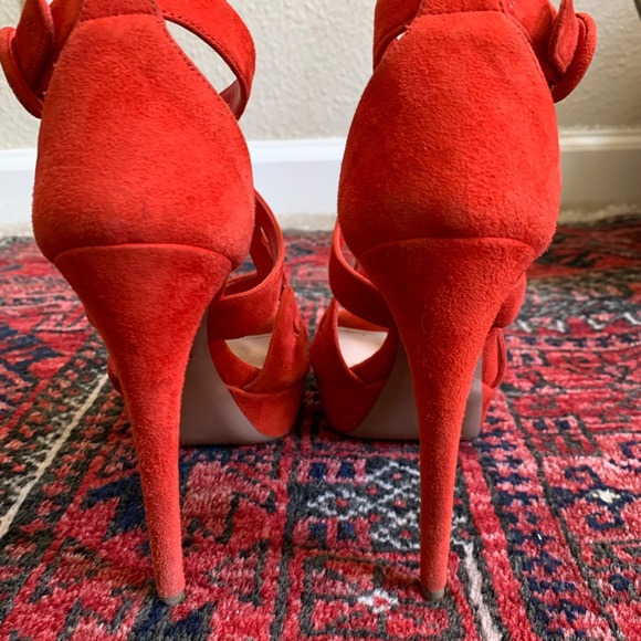 Gorgeous Prada heels - Picture 16 of 16